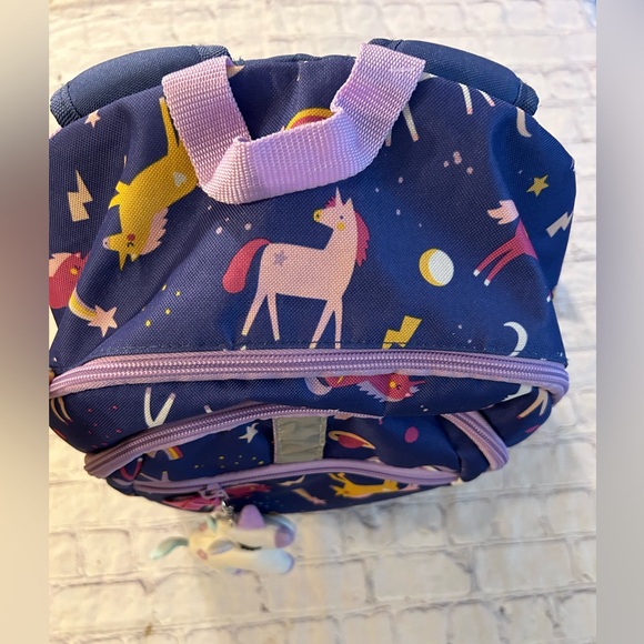 TARGET ELEMENTARY SCHOOL AGE GIRLS UNICORN BACKPACK WITH PLUSH UNICORN CHAIN - Picture 3 of 8